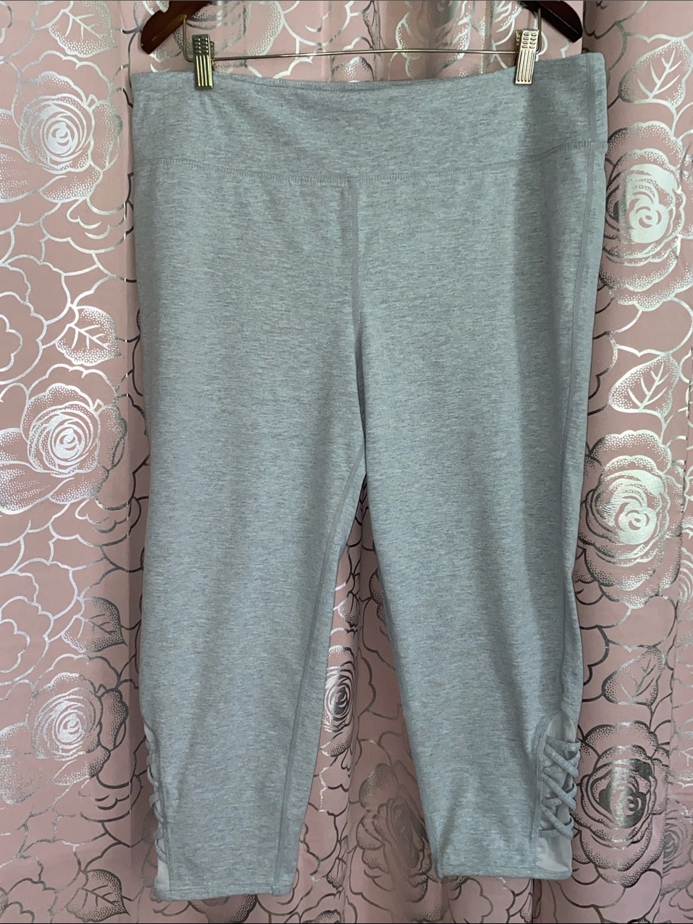 C Active Cato Heather Gray Crop Capri Leggings Lattice Hem